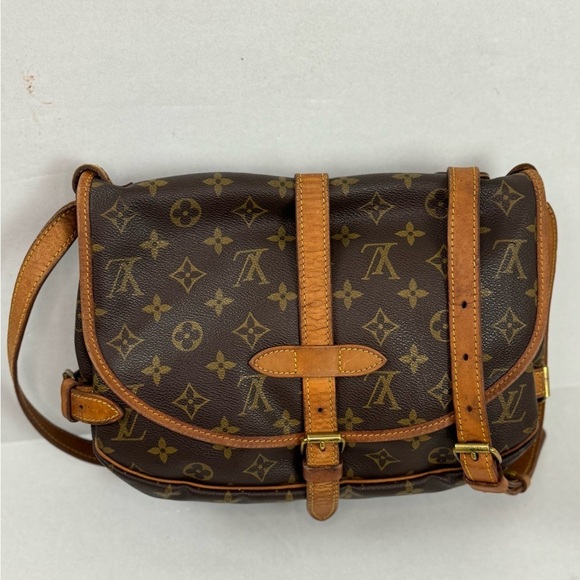 LOUIS VUITTON Monogram Saumur 30 Brown Crossbody shoulder bag. - Picture 6 of 15
